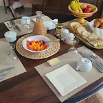 Le N 9 住宿加早餐酒店 Argeliers