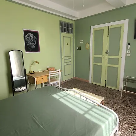 Le N 9 Bed & Breakfast Argeliers