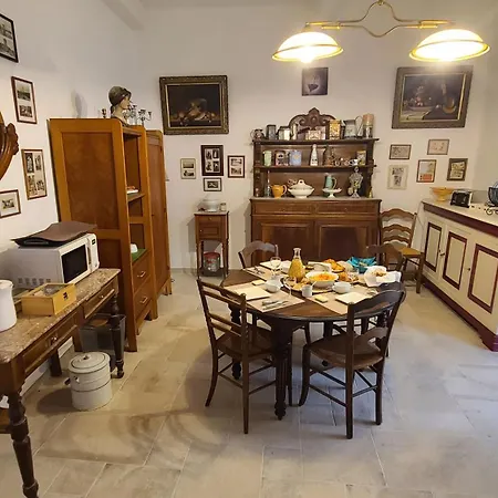 Le N 9 Bed & Breakfast 3*